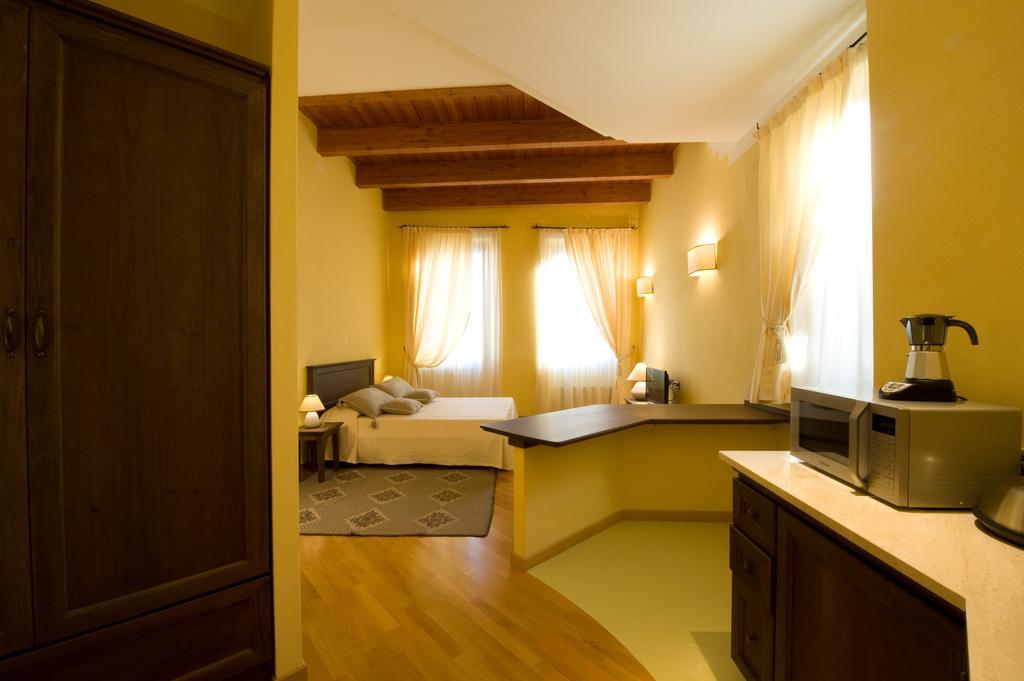 Piazza Azuni 18 Guest House Sassari Quarto foto