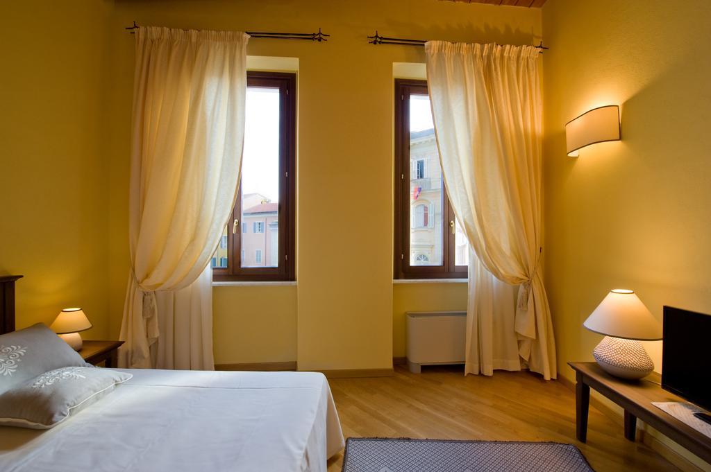 Piazza Azuni 18 Guest House Sassari Quarto foto
