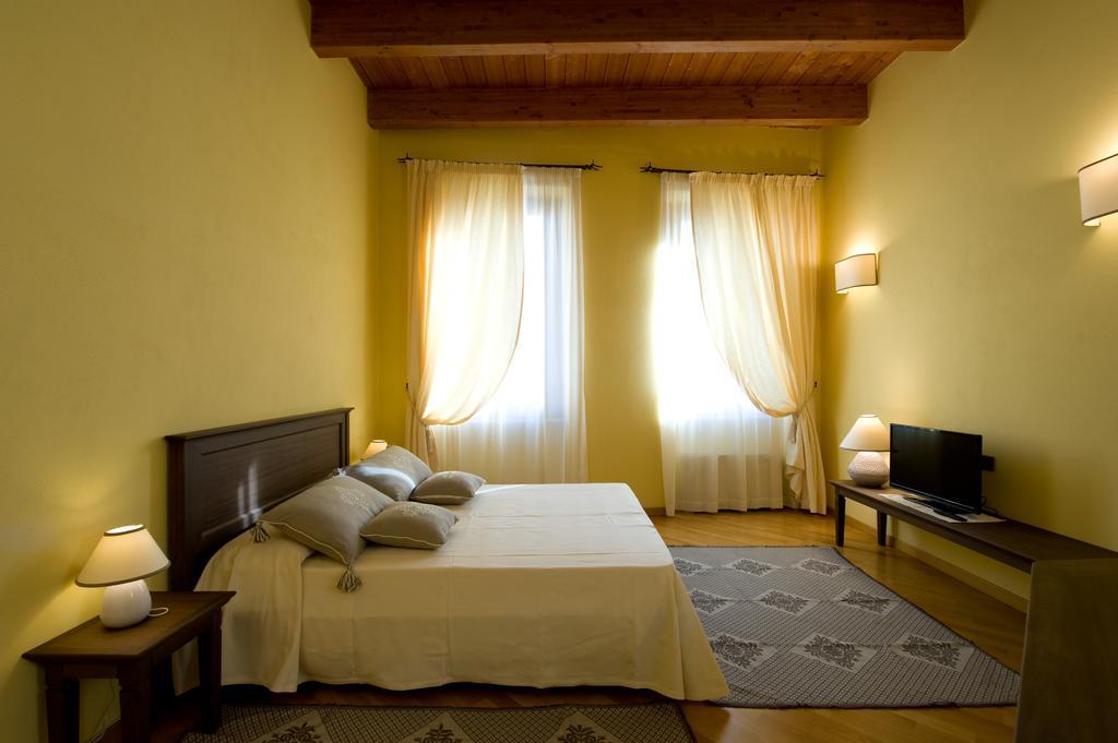 Piazza Azuni 18 Guest House Sassari Quarto foto